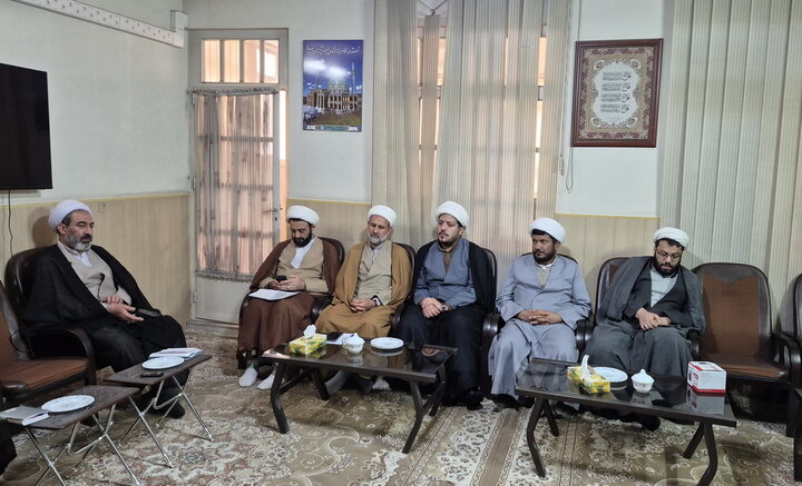 تصاویر/ نشست مدیران آموزش مدارس علمیه کاشان با حضور مدیر پذیرش حوزه‌های علمیه کشور