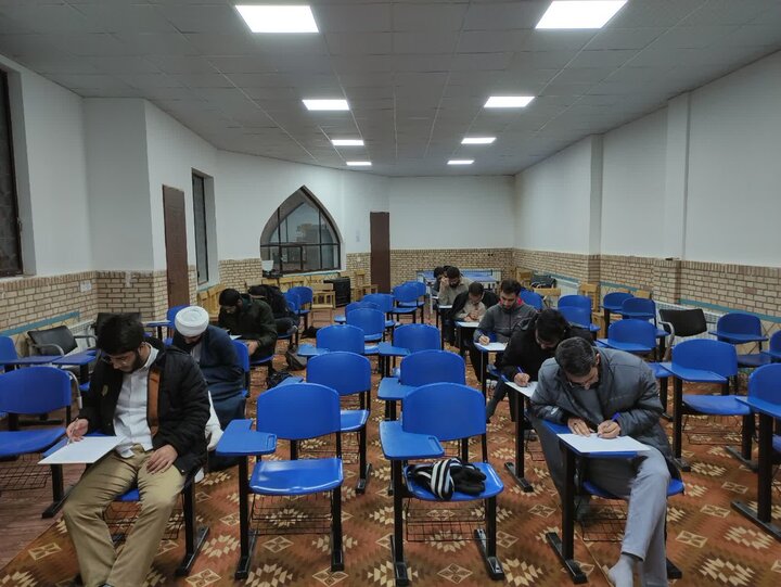 تصاویر/ امتحانات پایان ترم اول طلاب مدارسه علمیه منطقه کاشان