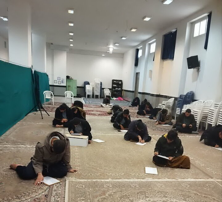 تصاویر/ امتحانات پایان ترم اول طلاب مدارسه علمیه منطقه کاشان