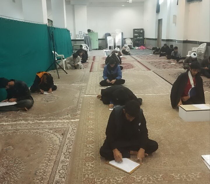 تصاویر/ امتحانات پایان ترم اول طلاب مدارسه علمیه منطقه کاشان