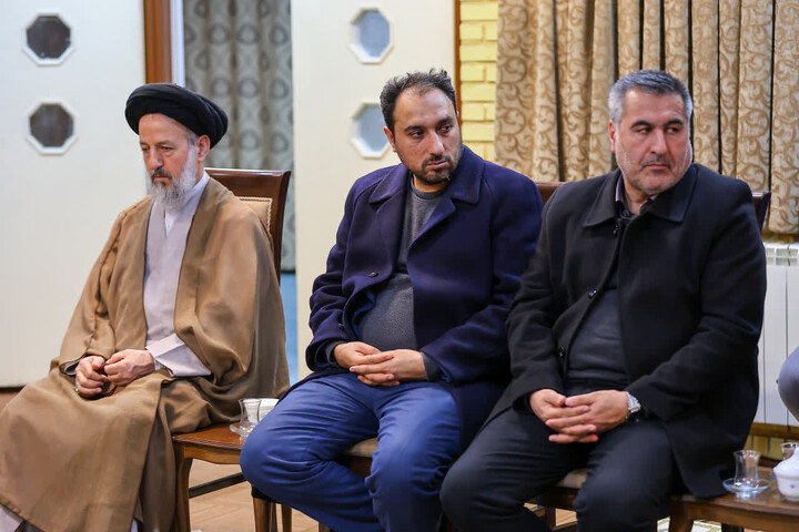 تصاویر | جلسه سیاست گذاری و برنامه ریزی بزرگداشت ایام الله دهه فجر در تبریز