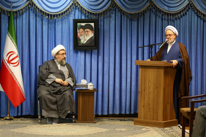 تصاویر | جلسه سیاست گذاری و برنامه ریزی بزرگداشت ایام الله دهه فجر در تبریز