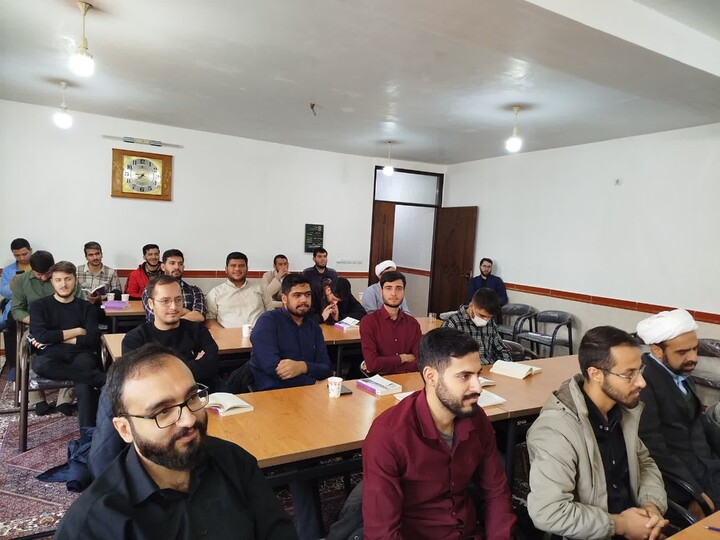 تصاویر / کلاس های طرح ولایت در مدرسه علمیه علوی هیدج