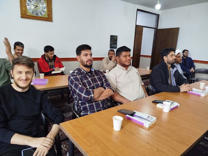 تصاویر / کلاس های طرح ولایت در مدرسه علمیه علوی هیدج