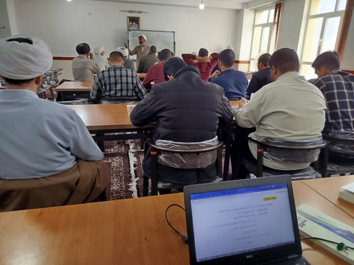 تصاویر / کلاس های طرح ولایت در مدرسه علمیه علوی هیدج