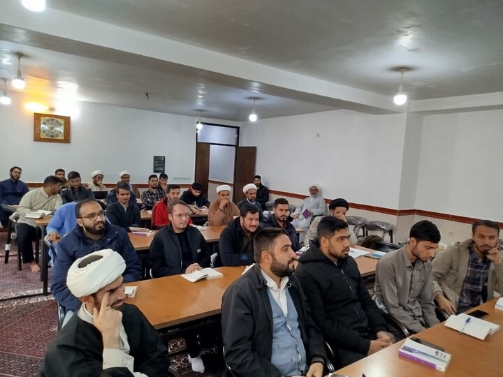 تصاویر / کلاس های طرح ولایت در مدرسه علمیه علوی هیدج