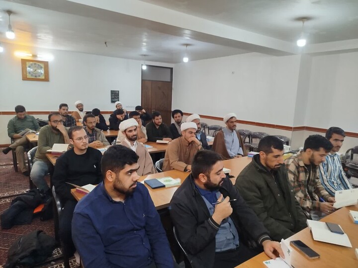 تصاویر / کلاس های طرح ولایت در مدرسه علمیه علوی هیدج