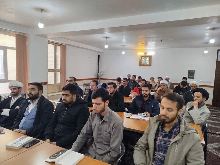 تصاویر / کلاس های طرح ولایت در مدرسه علمیه علوی هیدج