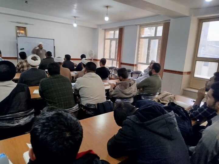 تصاویر / کلاس های طرح ولایت در مدرسه علمیه علوی هیدج