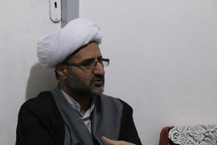 دیدار حجت‌الاسلام عباس رضایی معاون تبلیغ استان کرمان با حجت‌الاسلام رفیعی‌نسب مبلغ طرح هجرت روستای ابارق شهرستان بم.