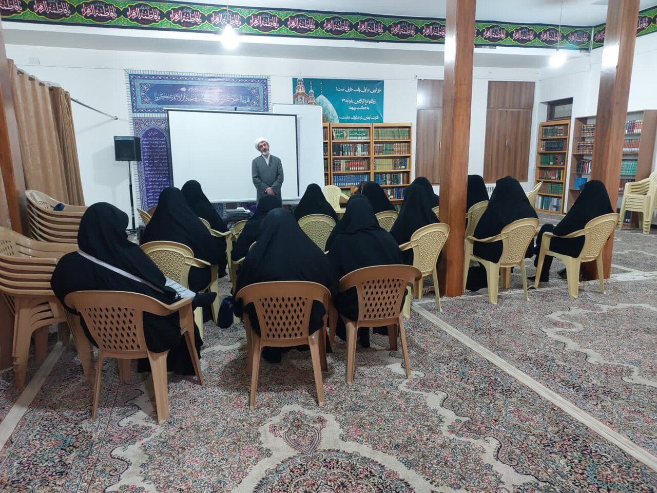 توانمندسازی ۶۰ طلبه کرمانی در پرده‌خوانی مکتب شهید سلیمانی+تصاویر