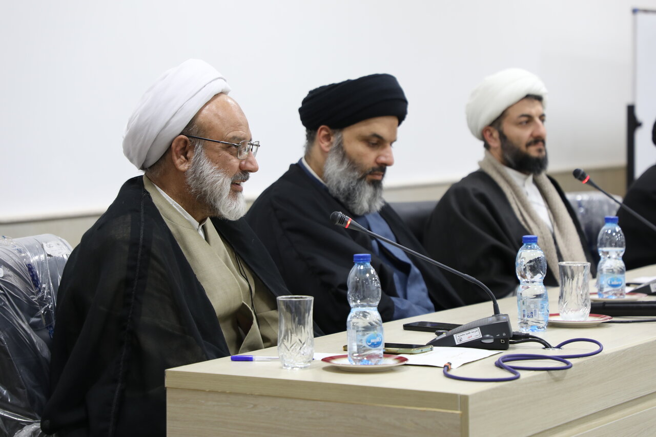 تجلیل از ۵۴ طلبه استعداد برتر حوزه علمیه خواهران یزد +عکس