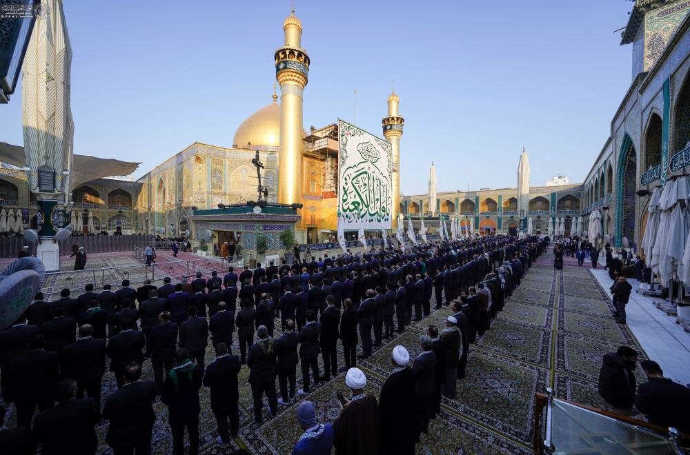 در آستانه میلاد امیر مؤمنان علی (علیه السلام)؛ پرچم «ولید الکعبه» در آستان مقدس علوی برافراشته شد + تصاویر
