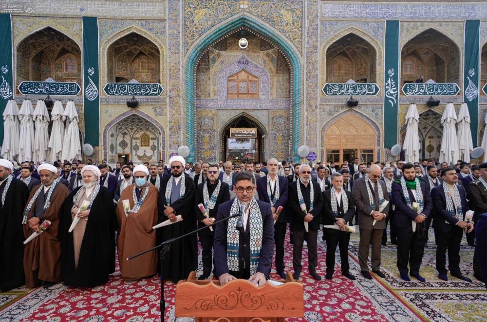 در آستانه میلاد امیر مؤمنان علی (علیه السلام)؛ پرچم «ولید الکعبه» در آستان مقدس علوی برافراشته شد + تصاویر