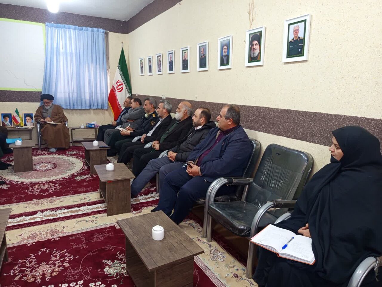 نشست برنامه‌ریزی روز ۹ دی در نطنز با حضور امام جمعه و مسئولان شهرستان برگزار شد+عکس