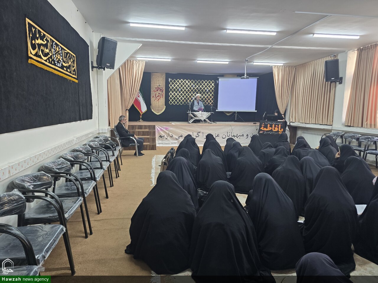 آشنایی طلاب مدرسه علمیه صادقیه تبریز با خدمات مرکز خدمات حوزه‌های علمیه