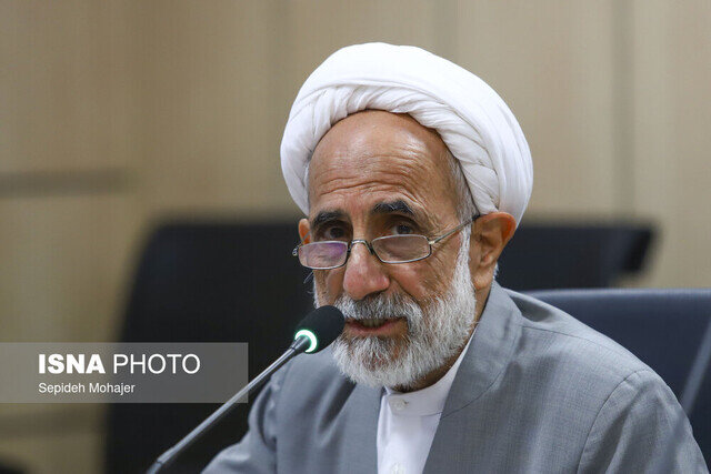 آیت‌الله واعظ‌زاده خراسانی الگویی از جامعیت قرآنی و علمی در دانشگاه و حوزه