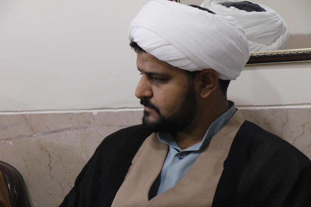 دیدار معاون تبلیغ استان کرمان با مسئولان هنرستان فنی‌وحرفه‌ای امام خمینی(ره) بم.