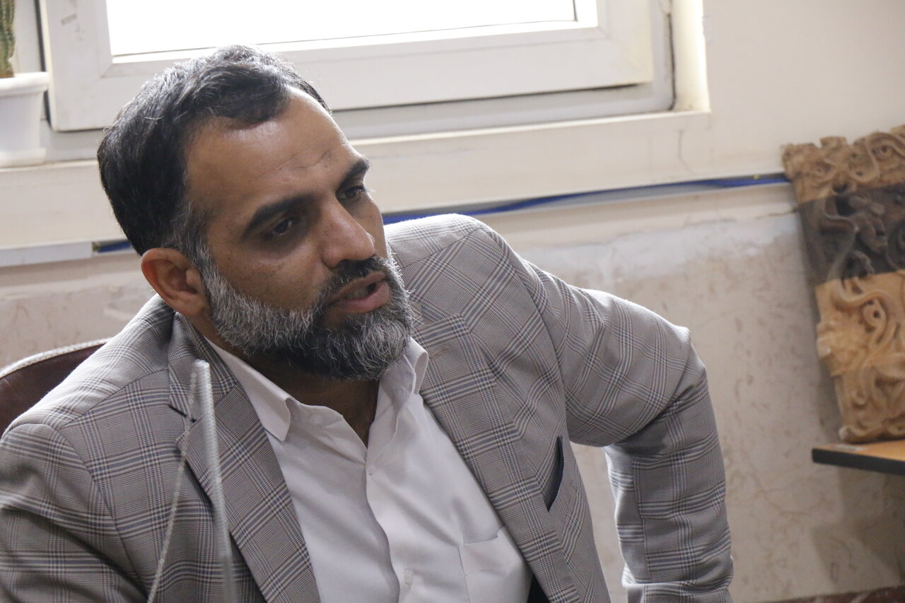 دیدار معاون تبلیغ استان کرمان با مسئولان هنرستان فنی‌وحرفه‌ای امام خمینی(ره) بم.