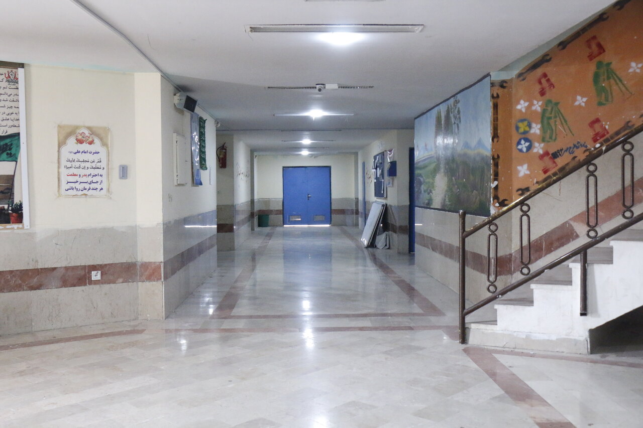 دیدار معاون تبلیغ استان کرمان با مسئولان هنرستان فنی‌وحرفه‌ای امام خمینی(ره) بم.