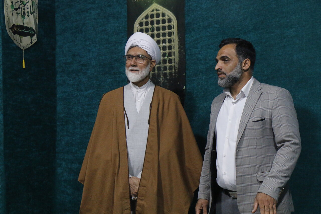 دیدار معاون تبلیغ استان کرمان با مسئولان هنرستان فنی‌وحرفه‌ای امام خمینی(ره) بم.