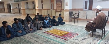 تصاویر/ نشست شبی در محضر کلام امیرالمومنین علی(ع) مدرسه علمیه الغدیر نراق