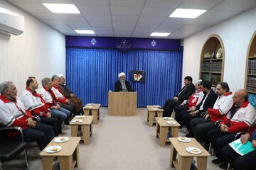 تصاویر/ دیدار رئیس جمعیت هلال‌احمر جمهوری اسلامی ایران با نماینده ولی‌فقیه در استان سمنان