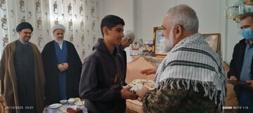 تصاویر/ تجلیل سردار نقدی از خانواده شهید عباسی در ساوه