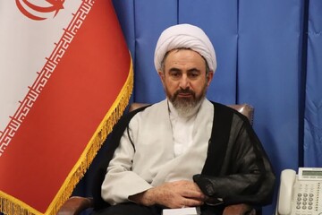 دانش‌آموزان وارثان شهدا و آینده‌سازان کشور هستند