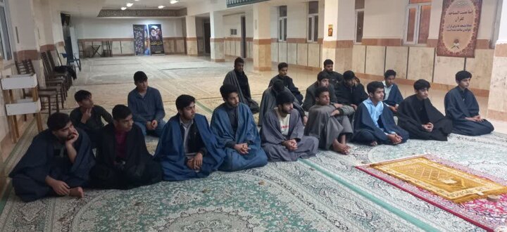 تصاویر/ نشست شبی در محضر کلام امیر‌المومنین علی(ع) مدرسه علمیه الغدیر نراق