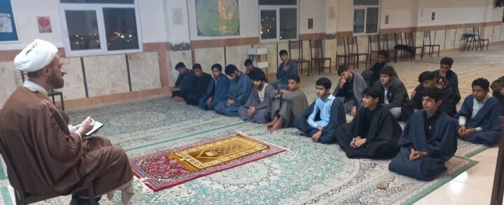 تصاویر/ نشست شبی در محضر کلام امیر‌المومنین علی(ع) مدرسه علمیه الغدیر نراق