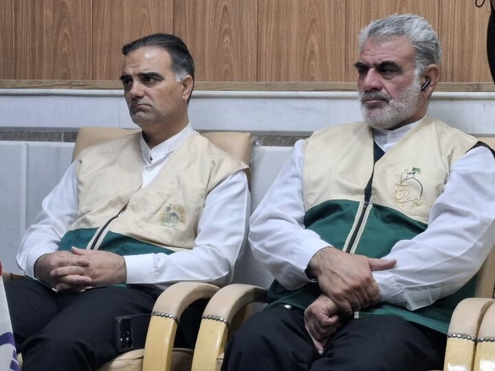 تصاویر/ دیدار دبیر و اعضای کانون های خدمت رضوی خادمیاران رضوی با امام جمعه آران و بیدگل