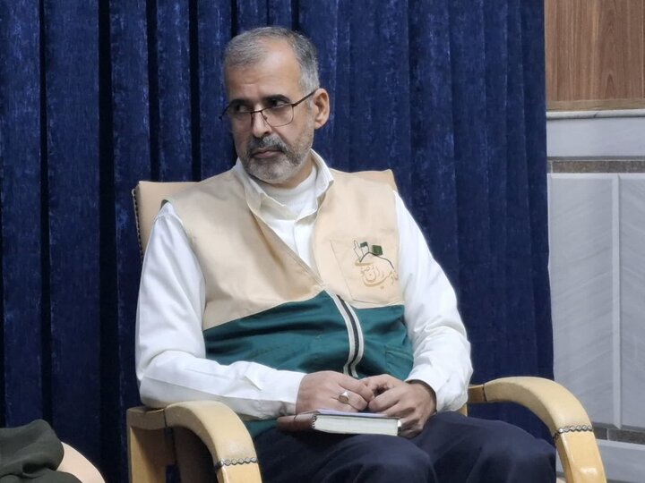 تصاویر/ دیدار دبیر و اعضای کانون های خدمت رضوی خادمیاران رضوی با امام جمعه آران و بیدگل