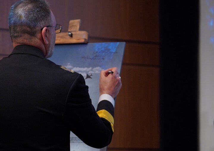 تصاویر/ رونمایی از مستند «عمق میدان»؛ روایت فداکاری نیروی دریایی در دوران دفاع مقدس