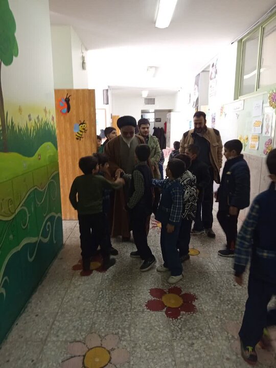 تصاویر/ حضور امام جمعه نطنز در جمع دانش آموزان