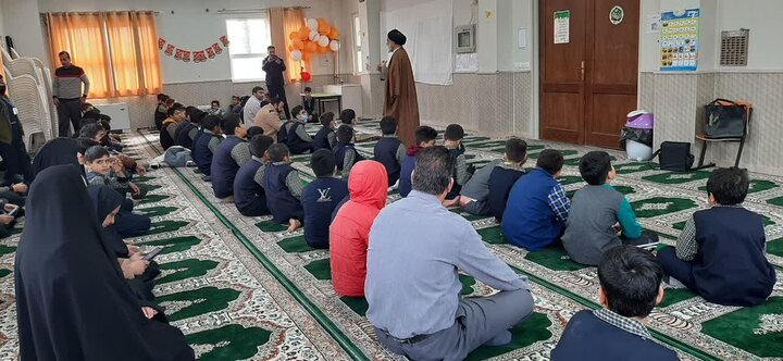 تصاویر/ حضور امام جمعه نطنز در جمع دانش آموزان