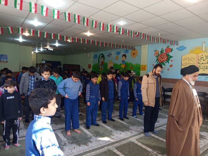 تصاویر/ حضور امام جمعه نطنز در جمع دانش آموزان
