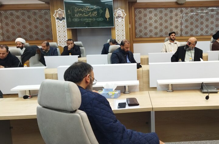 تصاویر/ نشست هم آفرینی داوران و فرهیختگان مهرواره هوای نو