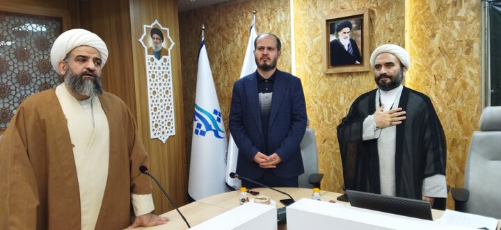 تصاویر/ نشست هم آفرینی داوران و فرهیختگان مهرواره هوای نو