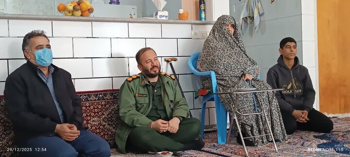 تصاویر/تجلیل سردار نقدی از خانواده شهید عباسی در ساوه