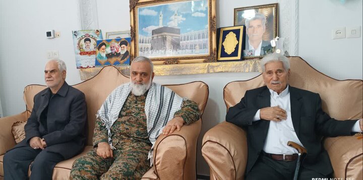 تصاویر/تجلیل سردار نقدی از خانواده شهید عباسی در ساوه