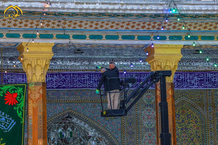 العتبة الكاظمية المقدسة تتزين ابتهاجاً بذكرى ميلاد الإمام الجواد والإمام علي بن أبي طالب (عليهما السلام)
