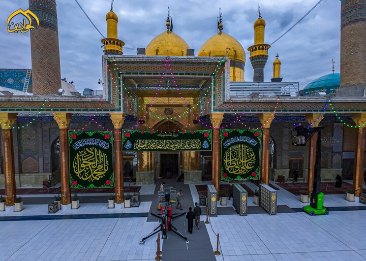 العتبة الكاظمية المقدسة تتزين ابتهاجاً بذكرى ميلاد الإمام الجواد والإمام علي بن أبي طالب (عليهما السلام)