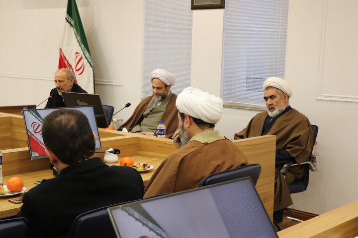 تصاویر / نشست تخصصی گفتمان مقاومت در آموزه‌های حضرت علی(ع) با تأکید بر آرای استاد علامه مصباح یزدی در تبریز