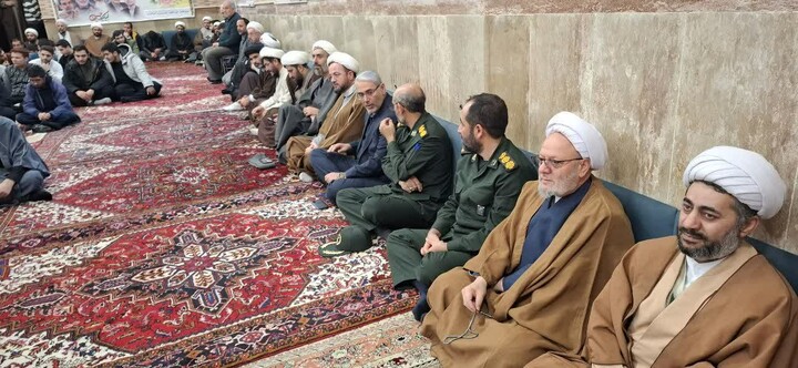 تصاویر / همایش بصیرتی در مدرسه علمیه حضرت امیرالمومنین (ع) تبریز