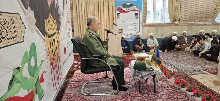 تصاویر / همایش بصیرتی در مدرسه علمیه حضرت امیرالمومنین (ع) تبریز