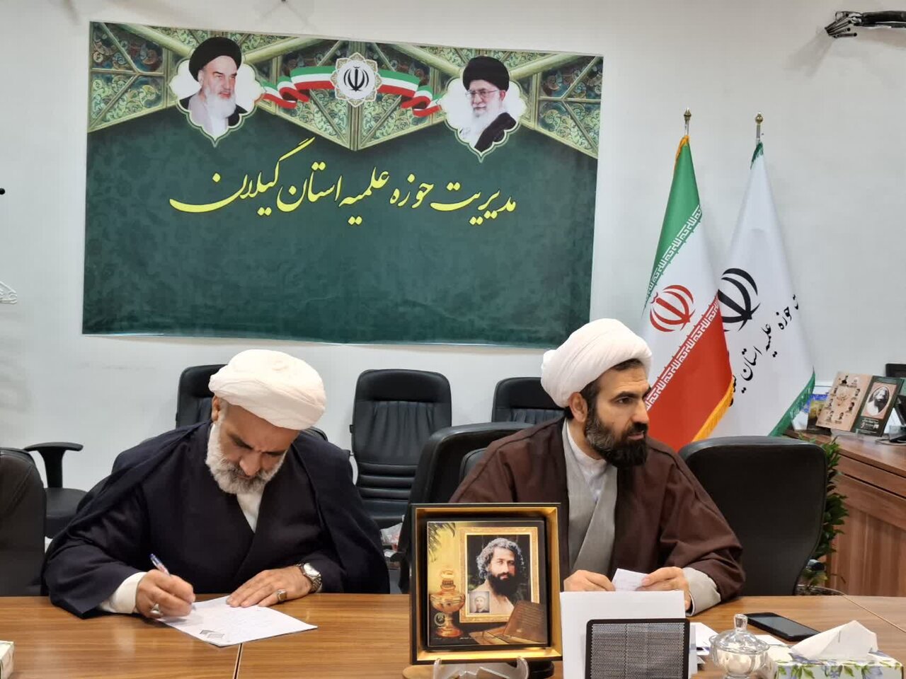 هم‌افزایی نهادهای حوزوی گیلان برای مقابله با جنگ نرم دشمن+عکس