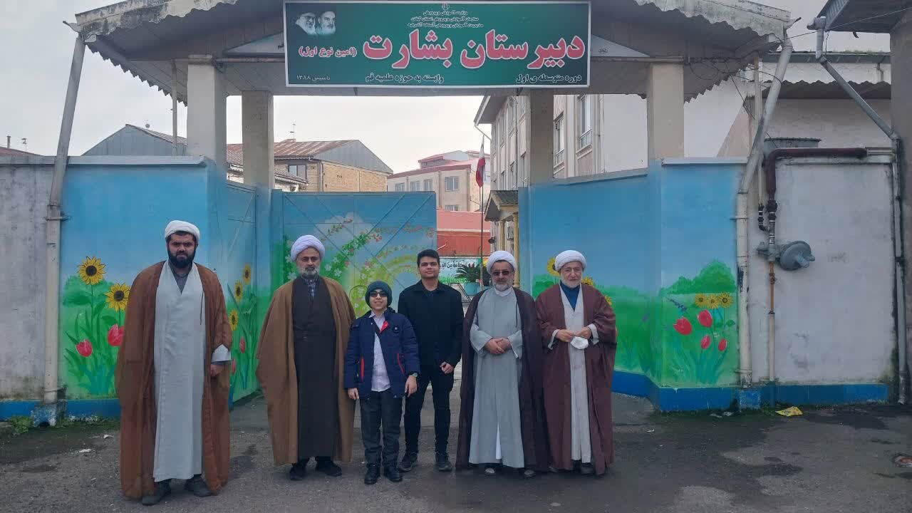 اعزام گروه جهادی طلاب به مدارس آستانه اشرفیه با محوریت جذب و پذیرش برگزار شد + تصاویر