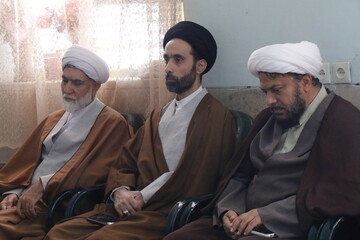 تأکید مسئولان حوزوی کرمان بر نقش تربیت دینی در کاهش آسیب‌های اجتماعی+تصاویر