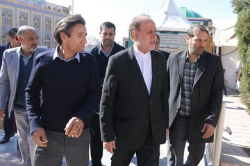 تصاویر/ حضور نایب رییس مجلس شورای اسلامی بر سر مزار شهید حاج قاسم سلیمانی